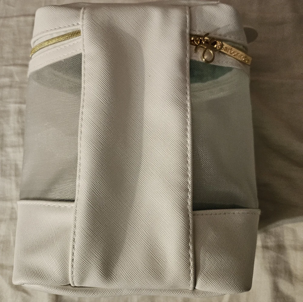 Arbonne‎ White and Green Travel Pouch